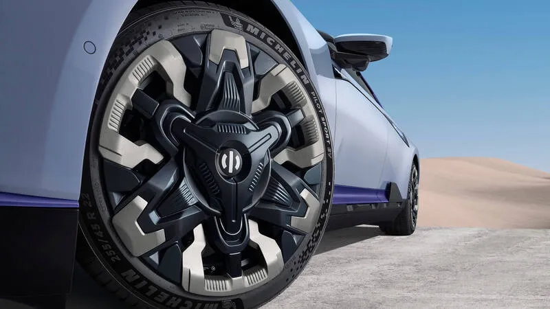 HiPhi в АВИЛОН