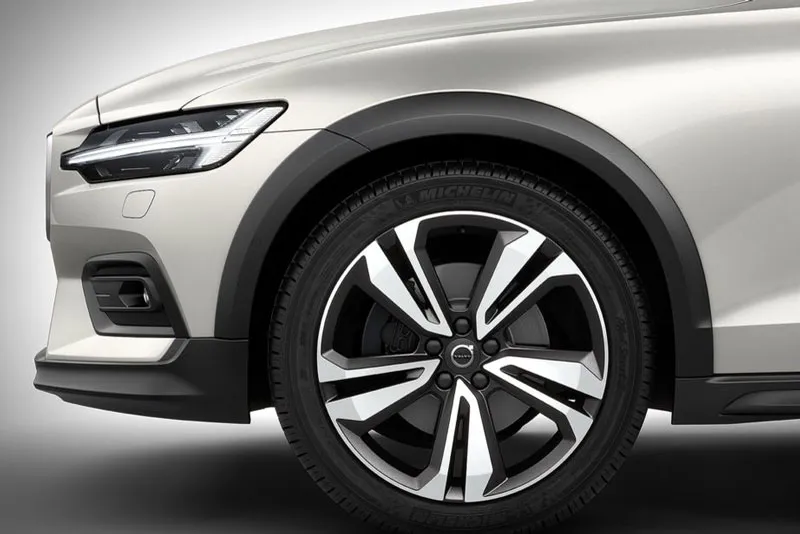 Volvo V60 Cross Country в АВИЛОН