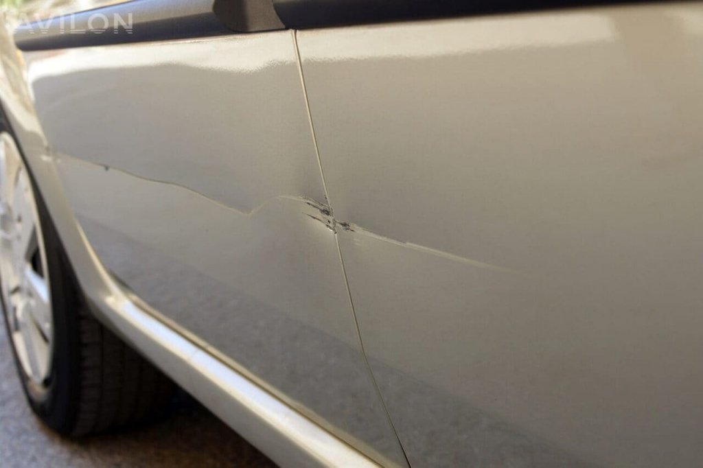Вашу машину повредили открывшейся дверью соседнего автомобиля