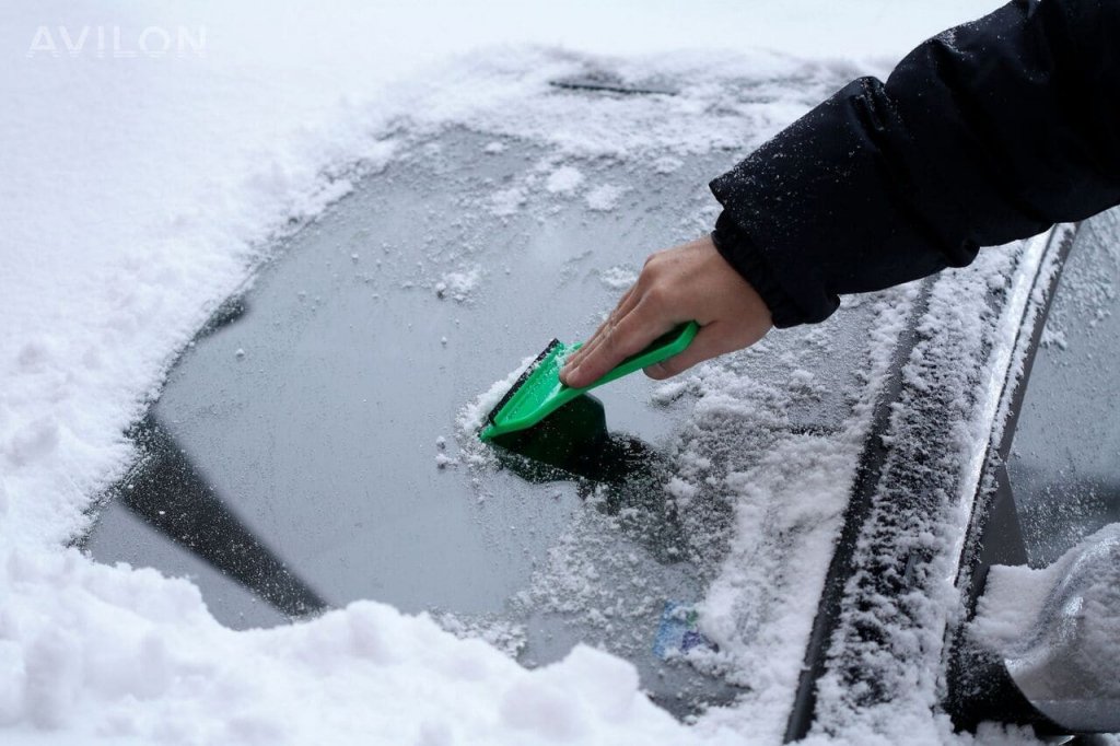 Распространенные ошибки при чистке авто от снега